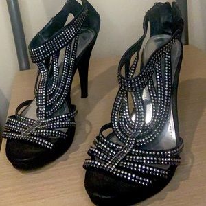 Jennifer Lopez Pre-Owned Black Heels with Fake Jewels